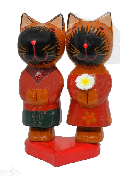 Котики, жених и невеста, на подставке-сердце (кн-206)